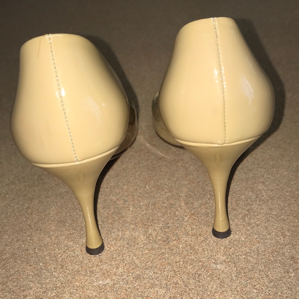 Dolce Gabbana Patent leather nude & pink peep toe pumps - Picture 4 of 8
